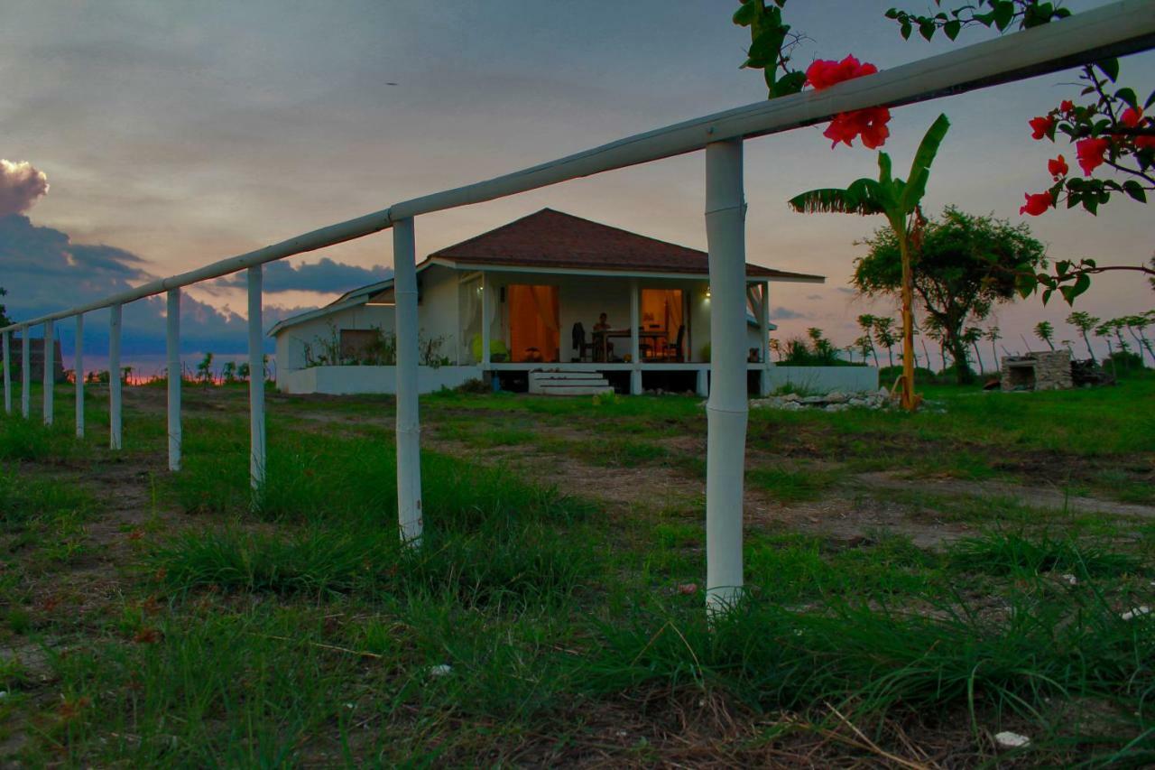 Wera Beach Kadumbul Экстерьер фото